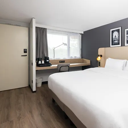 Hotel Campanile 3*